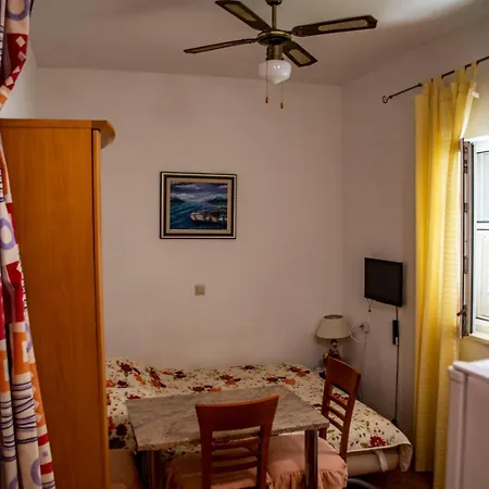 Apartments Lile By The Sea, Celina Zavode Exterior photo