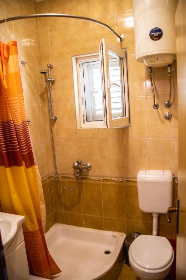 Apartment Lile By The Sea, Zavode *