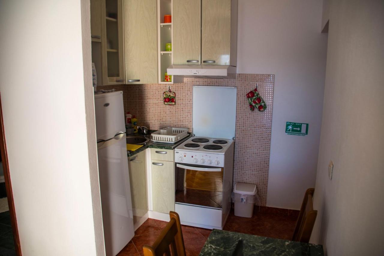 Apartment Lile By The Sea, Zavode *