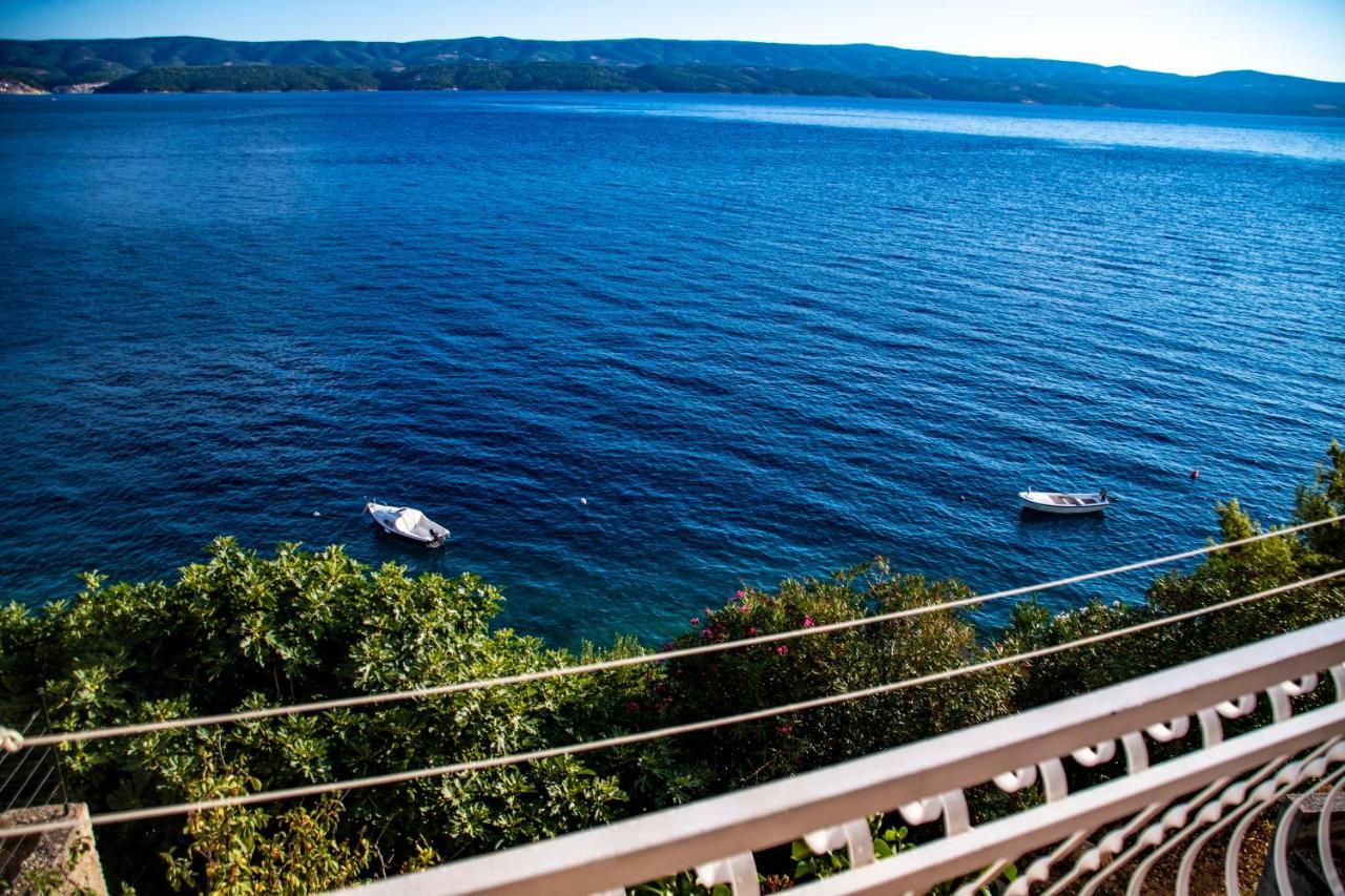 Apartment Lile By The Sea, Zavode