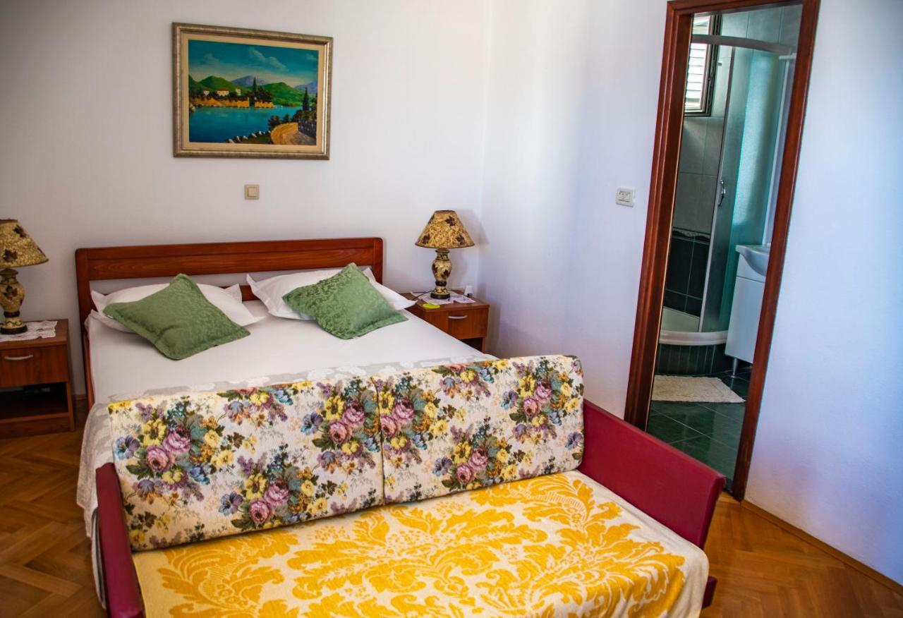 Lile By The Sea, Zavode Apartment