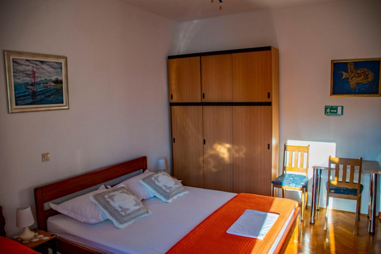 Lile By The Sea, Zavode Apartment