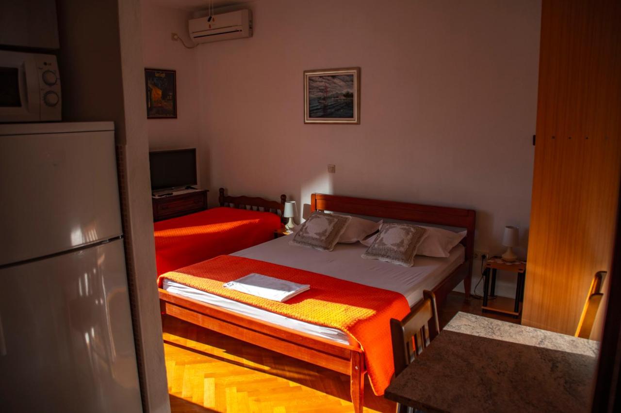 Lile By The Sea, Zavode Apartment *